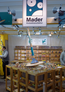 mader-stand