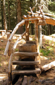 Kugelwald Treppe zur Bahn