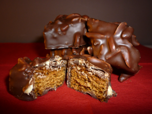 Lambertz Geschenktruhe Inhalt Mandel-Spitzkuchen